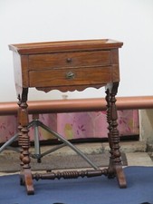 Tavolino comodino antico in radica di noce 2 tiretti Italia Epoca XIX secolo