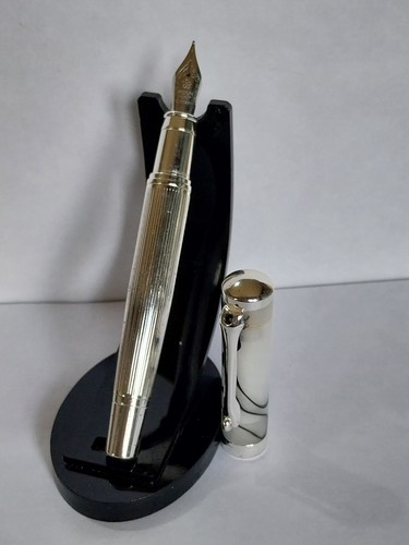 Penna stilografica nuova - penna, stilografica,