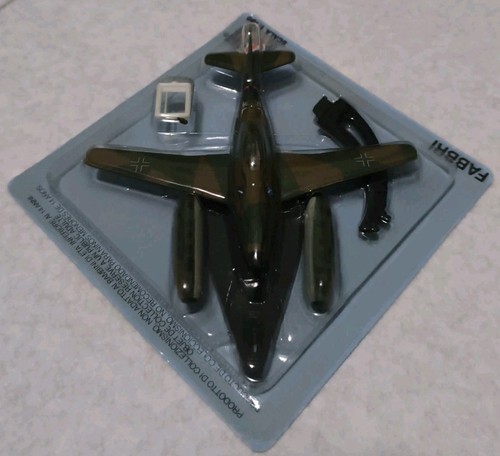 Modellino aereo militare