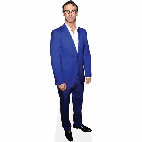 Marti pellow a - pellow, suit)