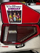 ChromaHarp 15-Chord Autoharp w/ Case