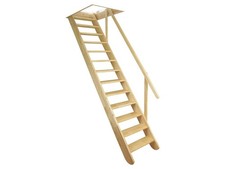 Scala diritta in legno di