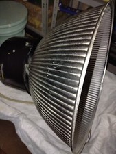 Lampada faro  capannone industriale 