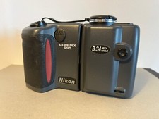 Nikon CoolPix 995 as new, complete of 2 batteries, chargers...