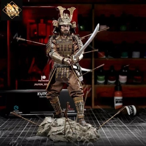 Modellino statuina samurai