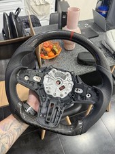 Volante sportivo in fibra di