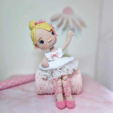 Bambola bambina Amigurumi