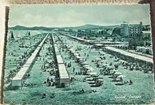 RICCIONE - Spiaggia con cabine e ombrelloni  ANTICA CARTOLINA ANNI '50 animata 