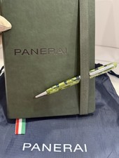 Libro Panerai in pelle con penna e sacchetto antipolvere