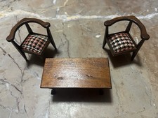 Mobili per casa delle bambole