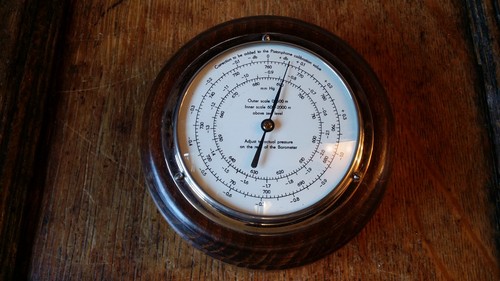 Barometro aneroide vintage - vintage, a