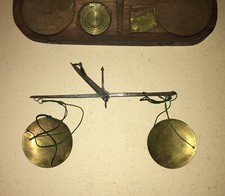 OREFICERIA_NUMISMATICA_FARMACIA_GRAZIOSA ANTICA BILANCIA_CON ASTUCCIO E PESI_NOV