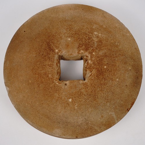 Antica macina pietra primitiva