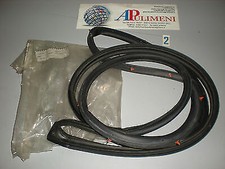 CFB101150 GUARNIZIONE VANO PORTA ANTERIORE SX ROVER 200 MG ZR