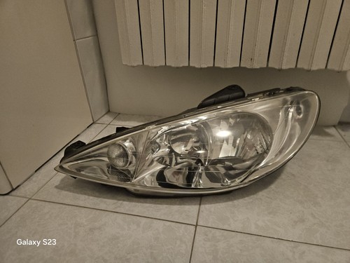 Faro anteriore sinistro