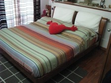 Letto matrimoniale in legno massello di ciliegio -Testata sdoppiata reclinabile