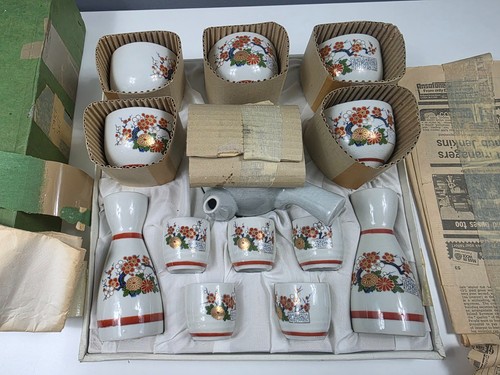 Vintage boxed sake tea set - set,