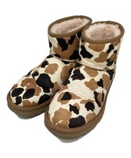 UGG                    Classic