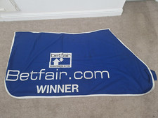 COPERTA TAPPETO CORSE CAVALLI BETFAIR.COM VINCITORE 2002 VINCITORI