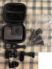 gopro hero 5 black con qualche accessorio 