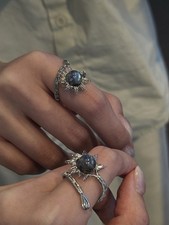 Anello con pietre preziose