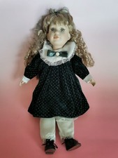 Bambola porcellana con abito