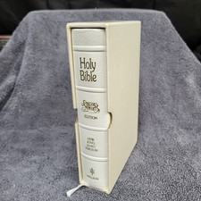 Precious moments holy bible - precious,