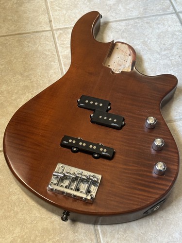 Basso elettrico godin freeway - basso,