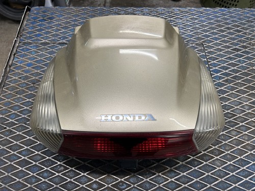 Faro posteriore carena honda - +,