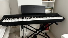 Yamaha Digital Piano P-125B - Pianoforte Digitale compatto, pedale e supporto
