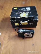 macchina fotografica digitale più un'altra in regalo