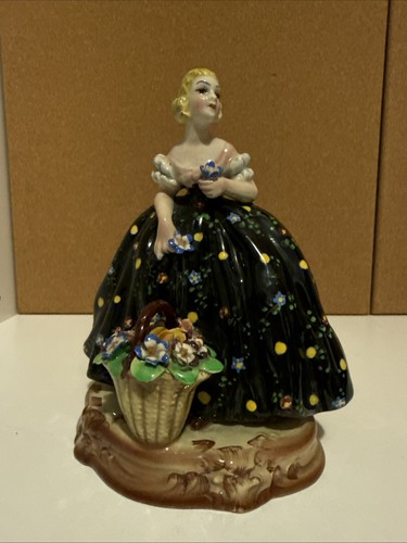 Statuina donna ceramica