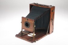 Macchina fotografica in legno