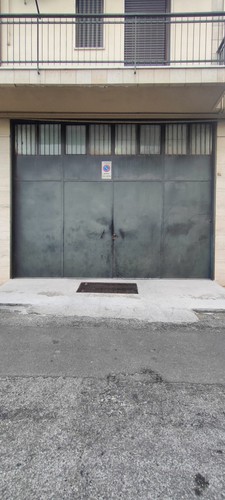 Portone sezionale garage - portone,