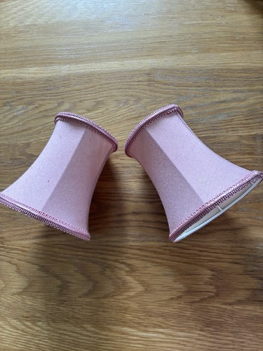 Piccoli paralumi rosa vintage