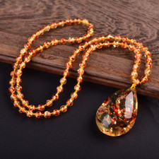 Collana con ciondolo fiore