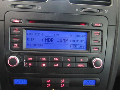Golf 04 09 radio - 1k,