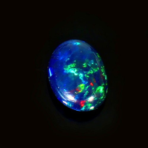 Pietra preziosa cabochon opale