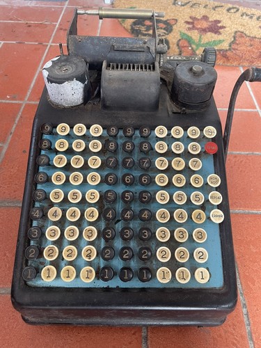 Calcolatrice meccanica vintage - meccanica,