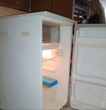 Frigorifero piccolo Ignis ,funzionante, con ripiani