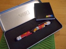 Penna a sfera Acme Studio Roller disegnata dall'artista Jerry Leibowitz