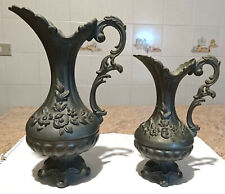 2 Anfore in peltro, stile floreale, belle, molto decorative di antiquariato.