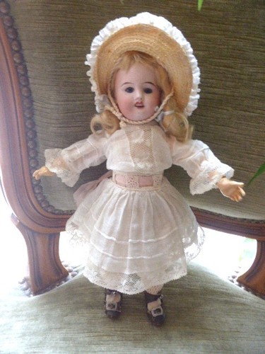 Rare adorable petite - petite, poupée