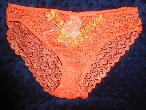 Nwt intimissimi peach lace - peach,