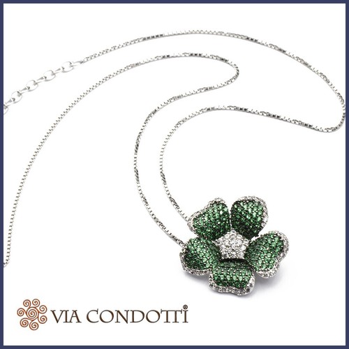 Collana con fiore - con,