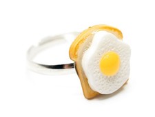 Anello uovo fritto toast