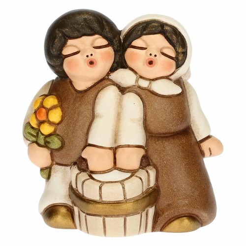 Bimbi con latte personaggio