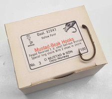 Ami con occhiello MUSTAD -