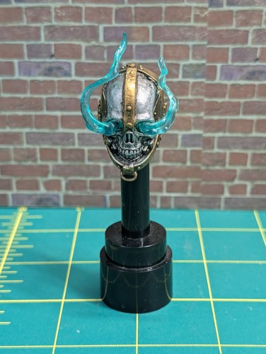 Scultura testa maledetta