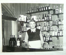 VECCHIA FOTO 1960 IDEA ARREDO BAR RISTORANTE TRE SPADE CREMONA BOTTIGLIA LIQUORE